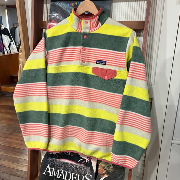 J23 파타고니아 신칠라 스트라이프 스냅티 플리스 M