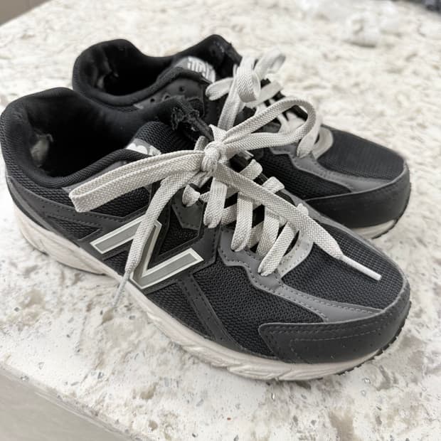 뉴발란스 블랙 운동화 240