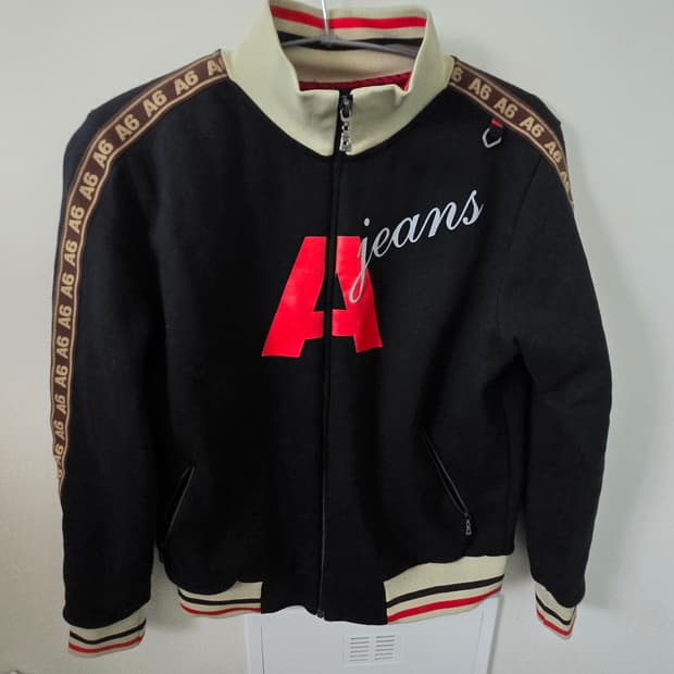 A6 로고 배색 집업