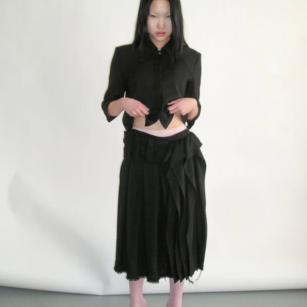 eonts 에옹쓰 Offbeat pleats skirt