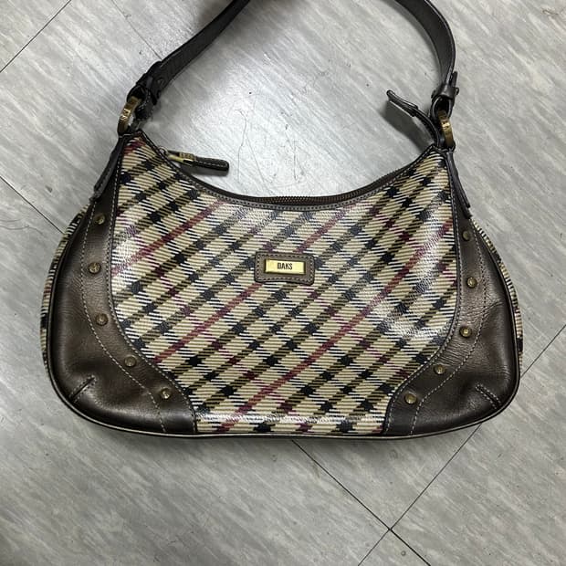 닥스 체크무늬 숄더백