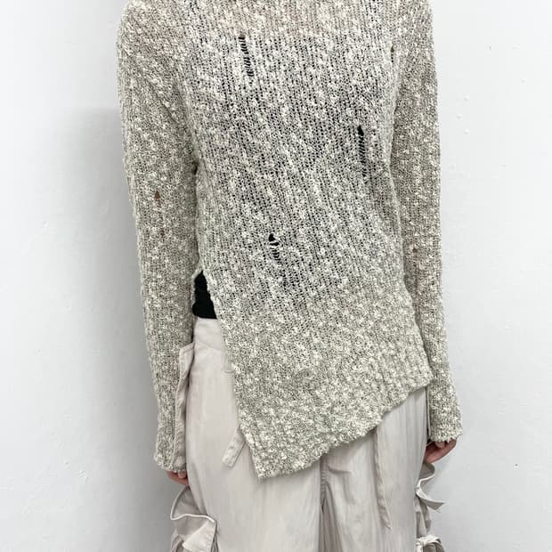 멜란지 데미지 루즈 절개 니트탑