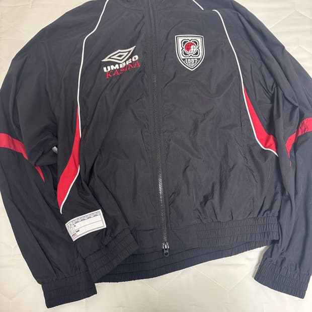 엄브로X카시나 바람막이 M사이즈