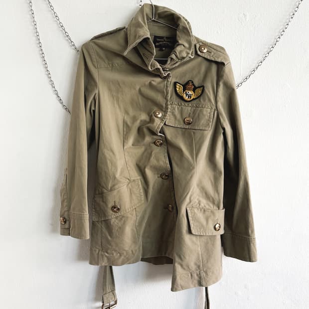 비비안웨스트우드 언밸런스 버튼 밀리터리 코트