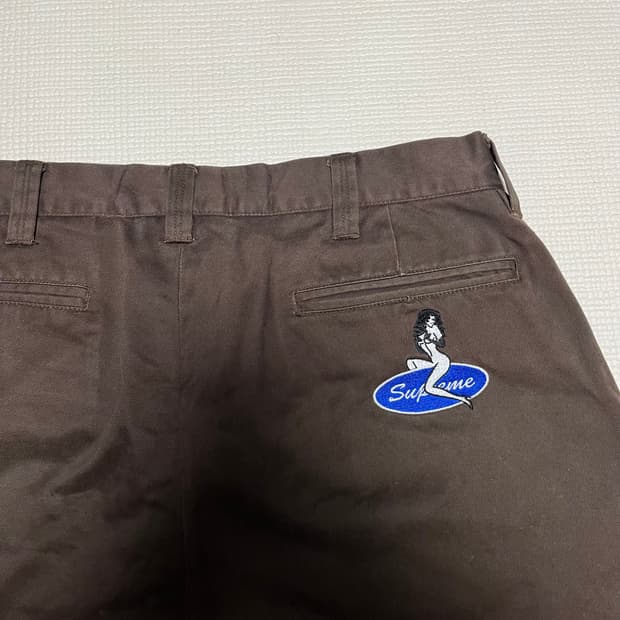 슈프림 핀업걸 치노 팬츠 브라운