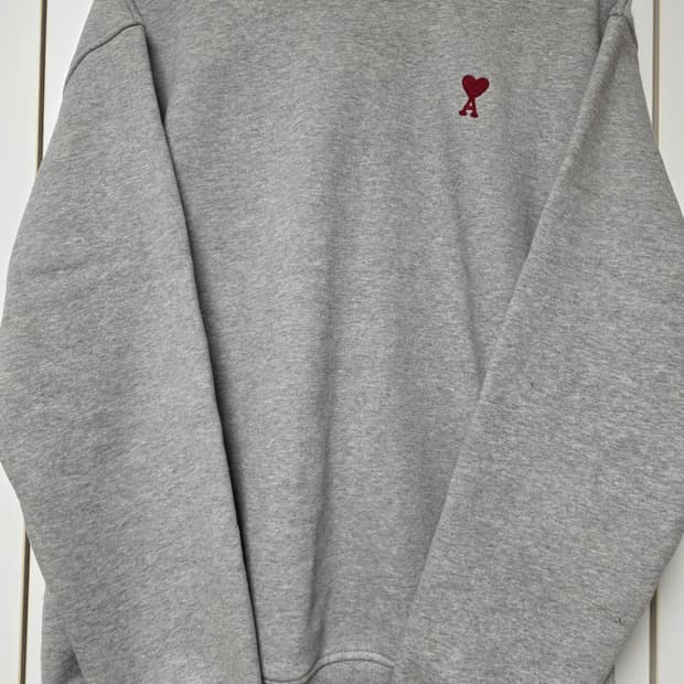 아미 스몰 하트 로고 맨투맨 S