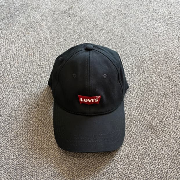 617. 리바이스 볼캡