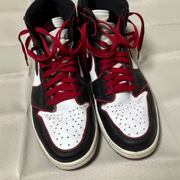 Jordan 1 Retro High OG Bloodline