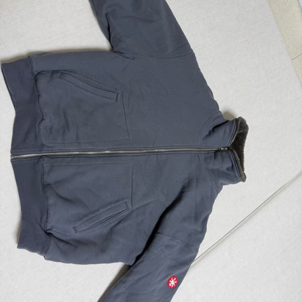 카브엠트(Cav empt) 봄버，자켓