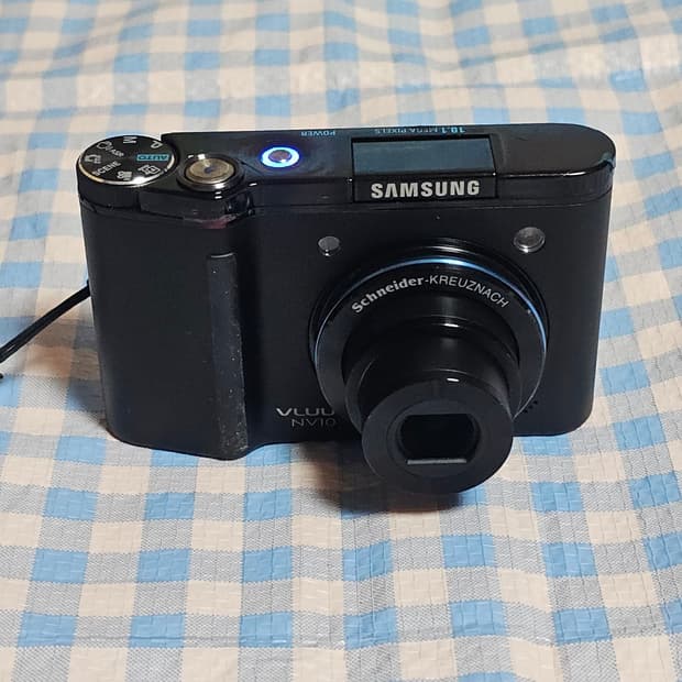 삼성 NV10 디지털 카메라