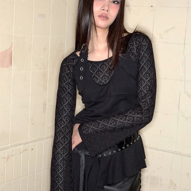 낫노잉 벨티드 드롭 러플 탑 (블랙)