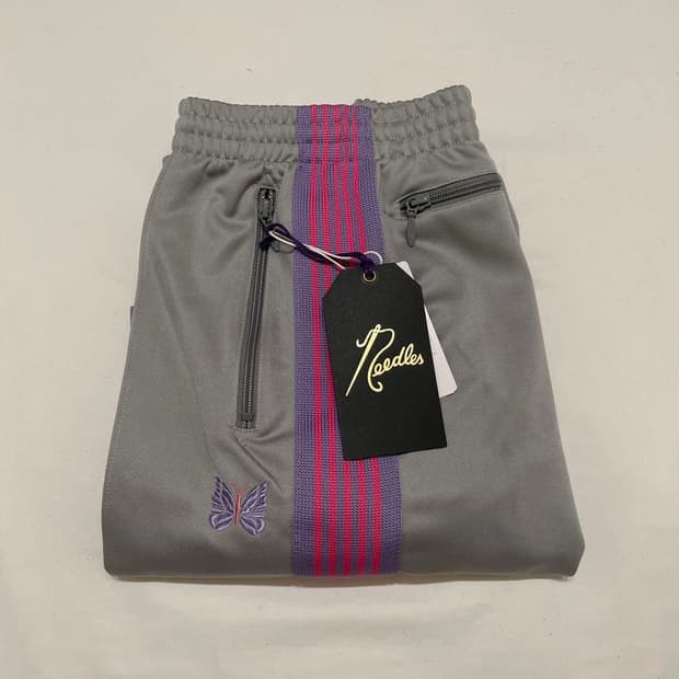 니들스 트랙팬츠 스트레이트 그레이 핑크