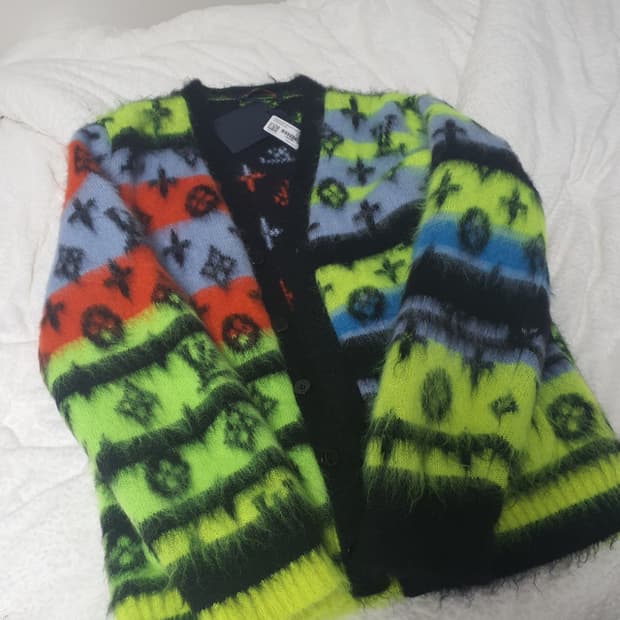 루이비통 모헤어 로고 가디건