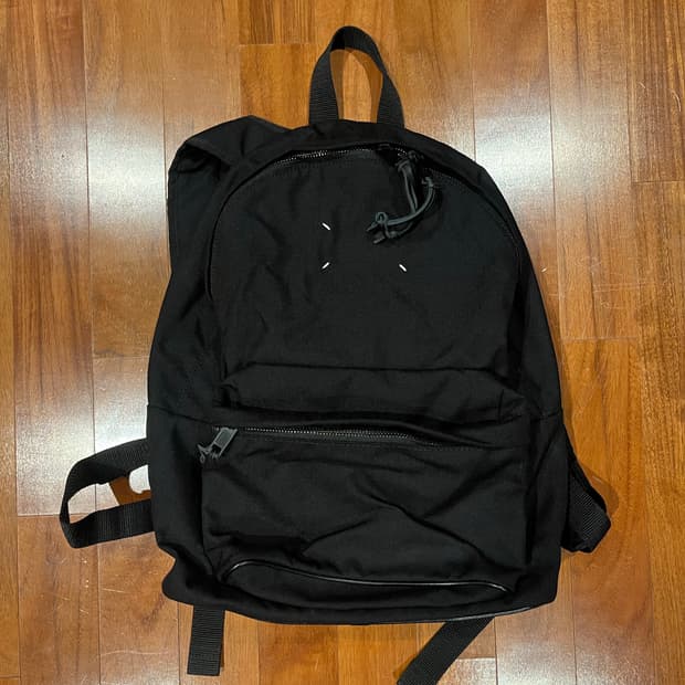 메종 마르지엘라 블랙 백팩