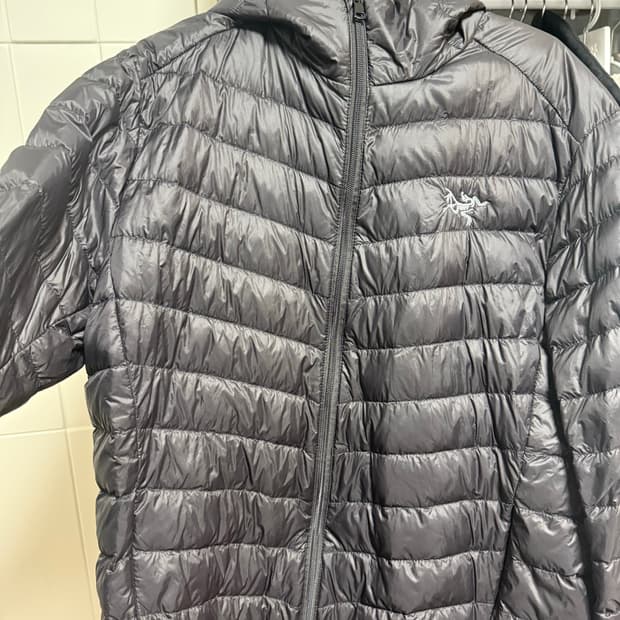 아크테릭스 경량패딩