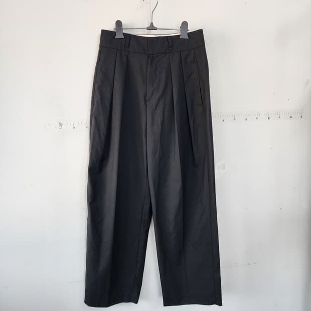 스튜디오 톰보이 검정색 플리츠 와이드 팬츠