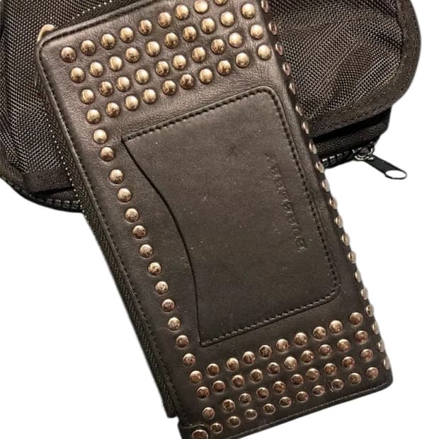 버버리 스터드 장지갑