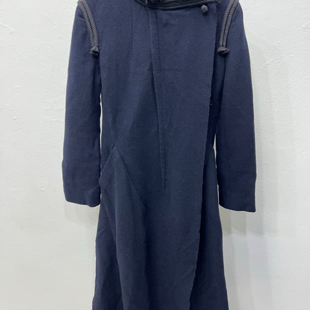 정품) LANVIN 랑방 넥 라인 로프 장식 코트 76