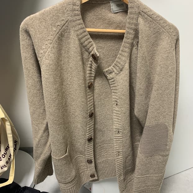 어나더오피스 가디건 