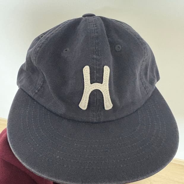 헬로선라이즈 로고 캡