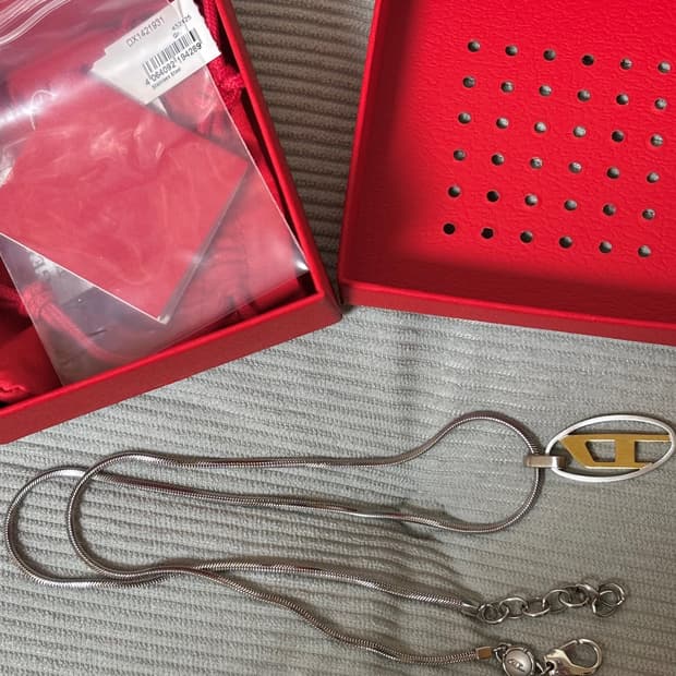 디젤 오벌 D 로고 펜던트 목걸이 DX1421931 풀박스 풀구성