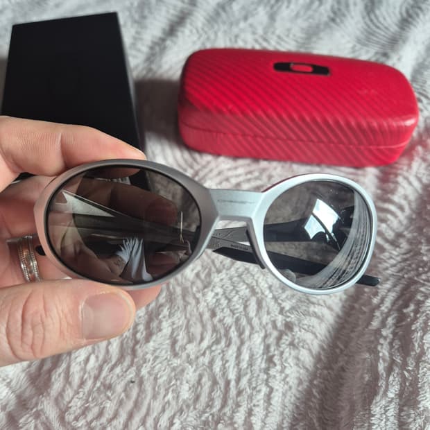 오클리 아이자켓 실버 + 케이스 포함