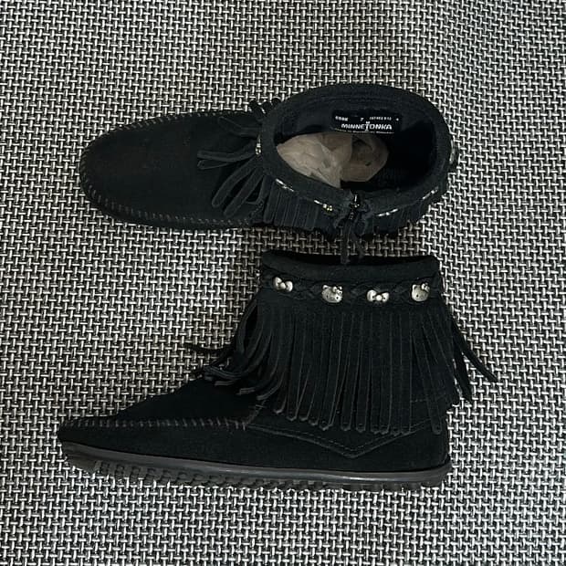 MINNETONKA X KITTY 부츠 블랙