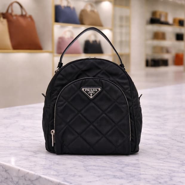 [A급] 프라다 테수토 삼각로고 나일론 백팩 판매합니다!!!