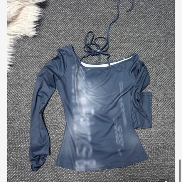 나체 HALTER SLIM FIT LONG SLEEVE