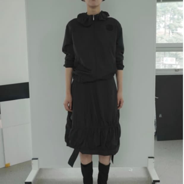 에옹쓰 도트 나일론 스커트