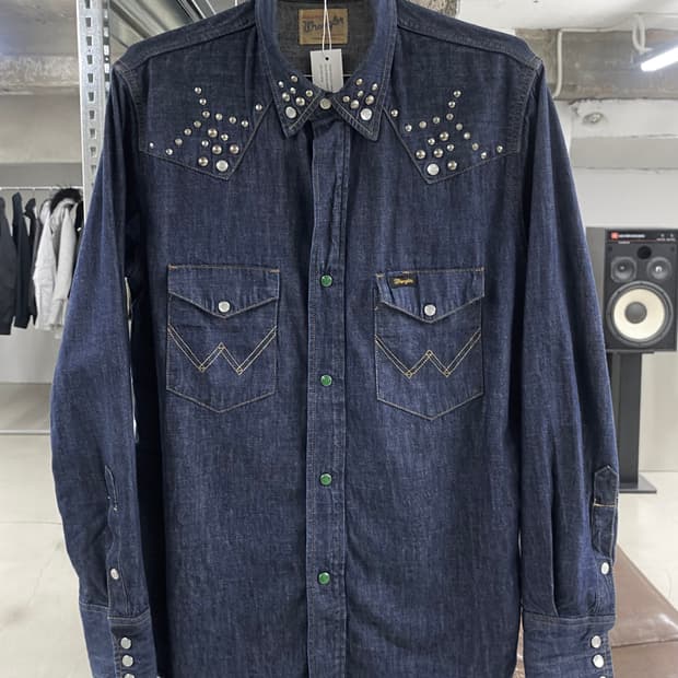 토가 풀라 x 랭글러 웨스턴 스터드 데님 셔츠