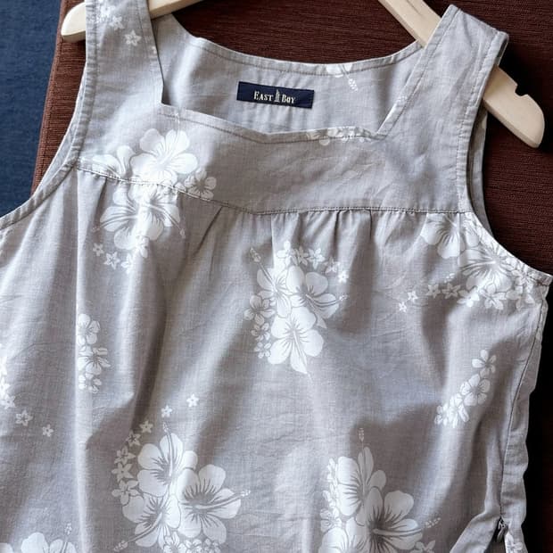 Design pattern cotton sleeveless top