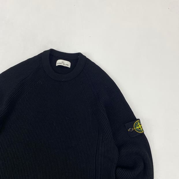 스톤아일랜드 울 와펜 블랙 니트 (100)