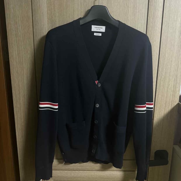 톰브라운 밀라노스티치 암밴드 가디건 네이비 4