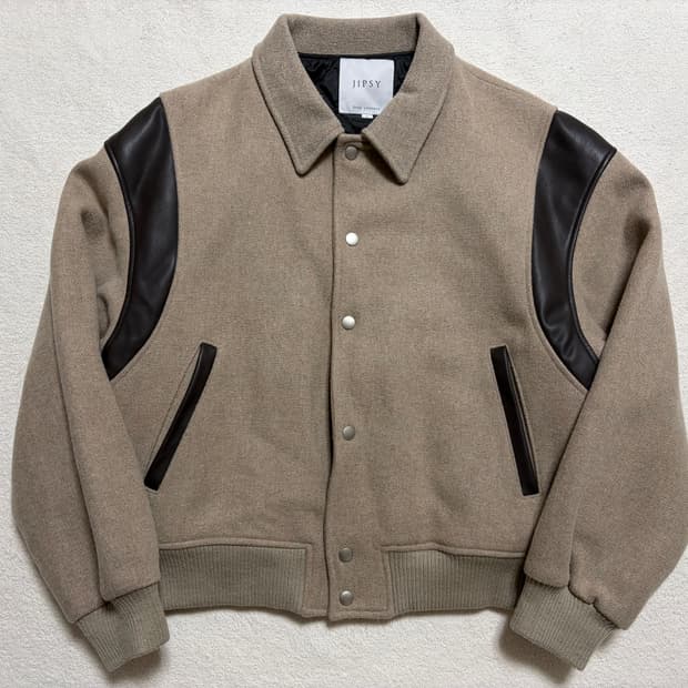 [L] 집시(JIPSY) 울 바시티 자켓 (베이지)