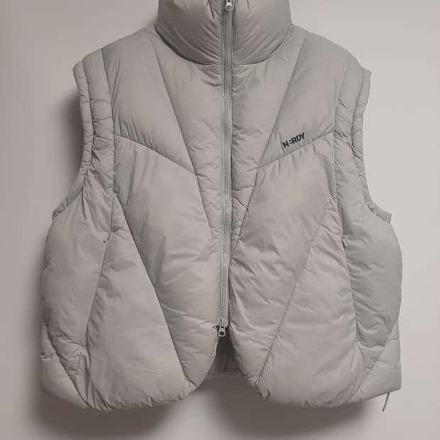 너디 NERDY 라이트그레이 패딩 베스트 M / 여성66 남성95
