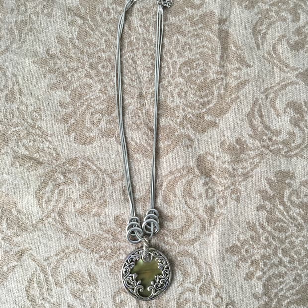 pendent necklace