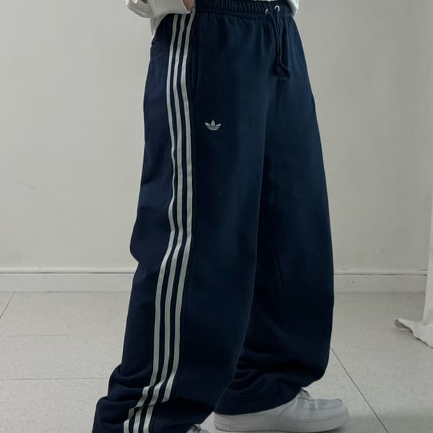 아디다스 네이비 스웻팬츠
