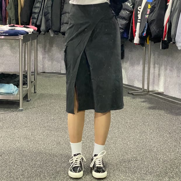 미스치프 차콜 카고 미디 스커트 B4104