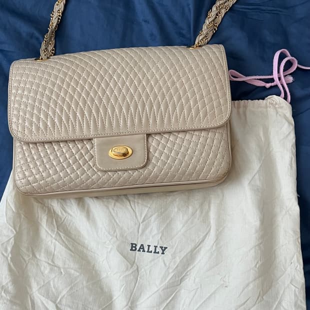 발리 빈티지 퀼팅 가죽 더블 플랩 숄더백