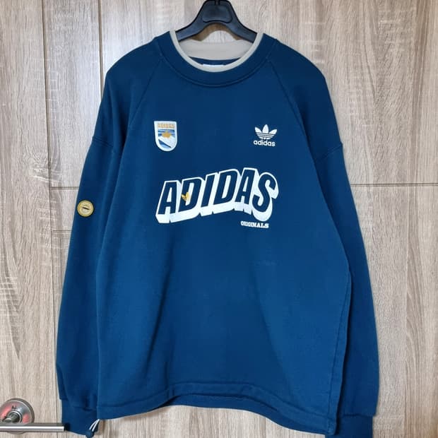 아디다스 맨투맨 