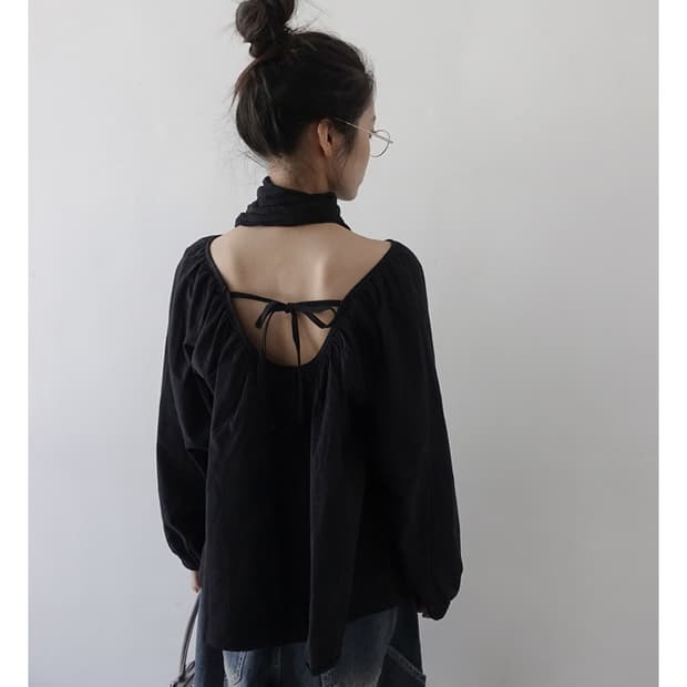 [새상품] 데일리쥬 made 조앤 피치기모 셔링 블라우스