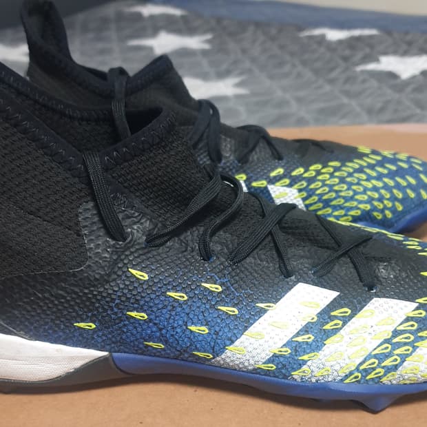 아디다스 프레데틱 프릭3 TF 풋살화 (255)