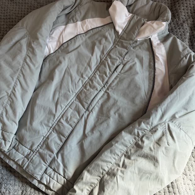 나이키 화이트 그레이 경량 패딩