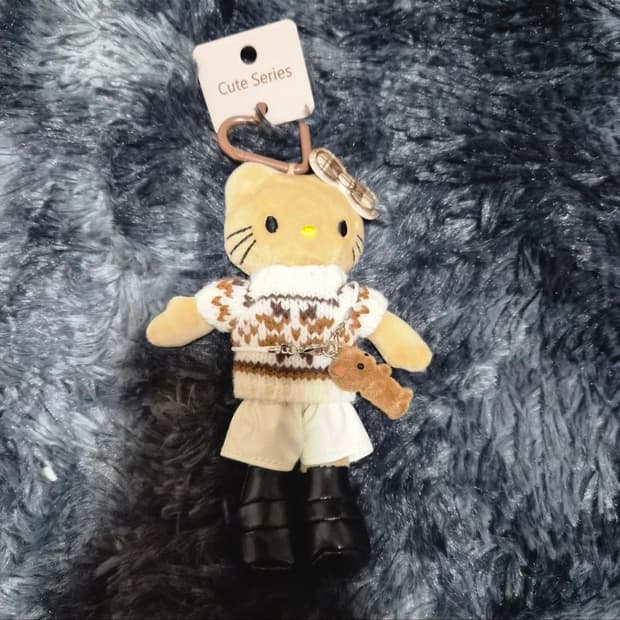 헬로키티 니트 롱다리 키링