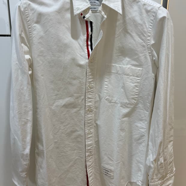 톰브라운 히든삼선 셔츠 2사이즈 (새상품급)