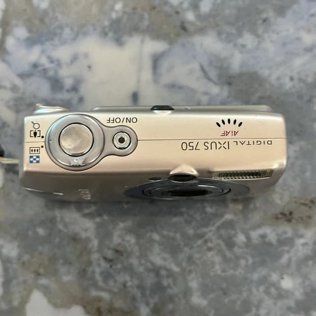 캐논 익서스 750 디카