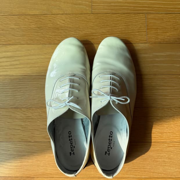 레페토 지지 옴므 에나멜 화이트