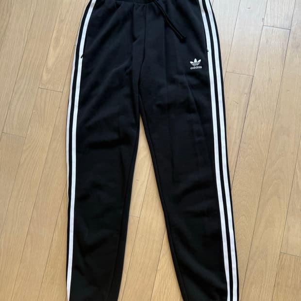 [1회착용.정가9만원] adidas 트랙 팬츠 아디다스 조거팬츠 운동복