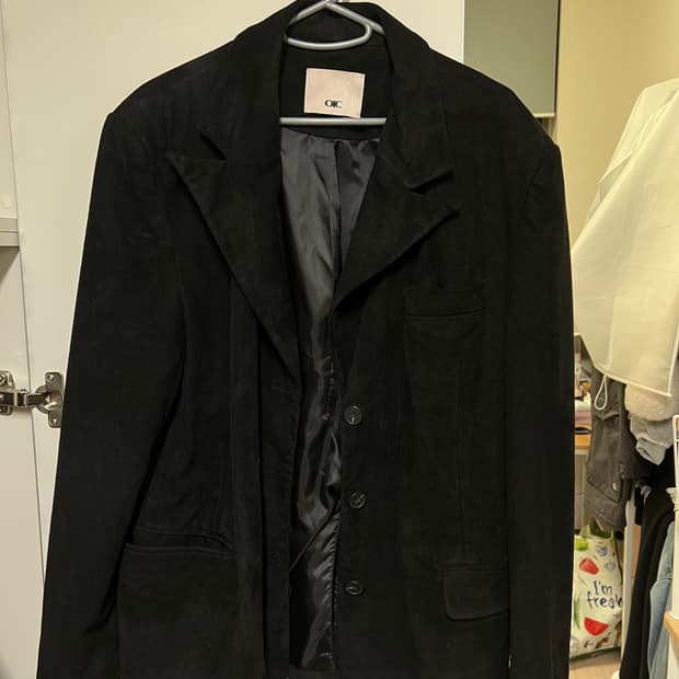 OIOI collection블랙 스웨이드 자켓